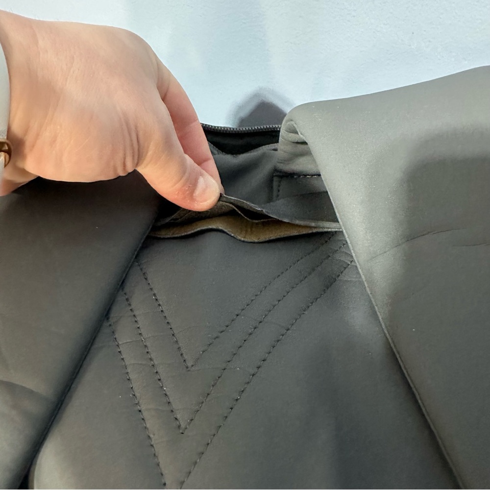 Y-3 Yohji Yamamoto futuristic pod shape backpack - Picture 13 of 17